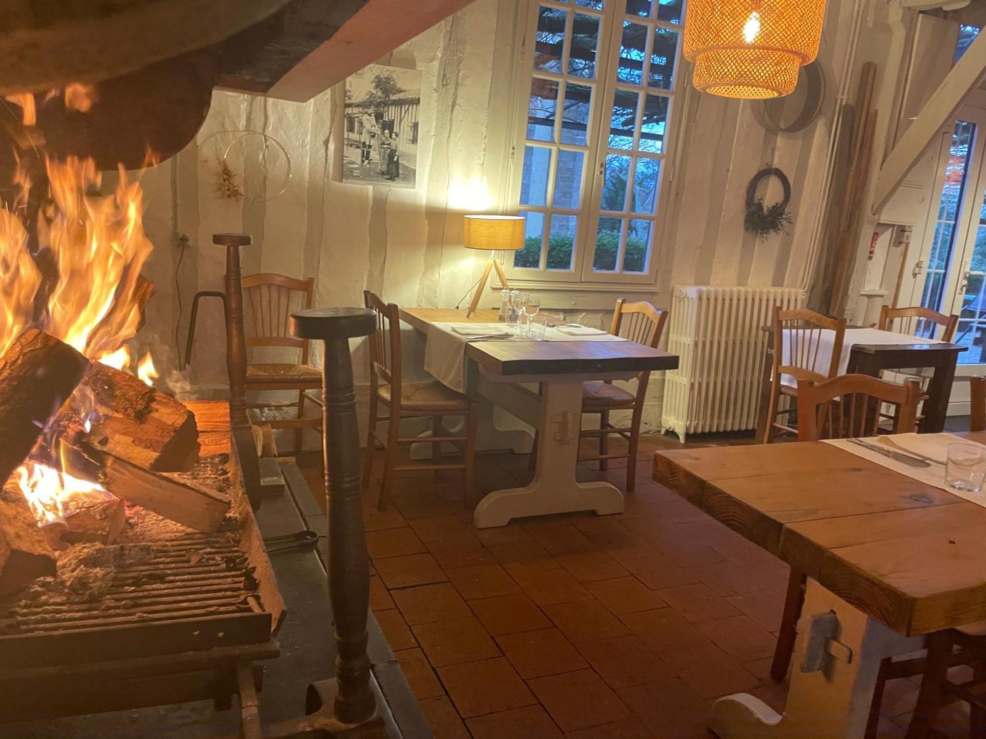 Hotel Et Restaurant Traditionnel L' Escalandes Lesperon  Dış mekan fotoğraf